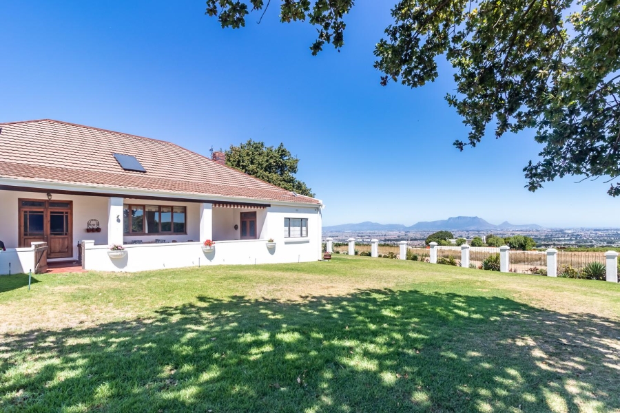 4 Bedroom Property for Sale in Stellenbosch Farms Western Cape